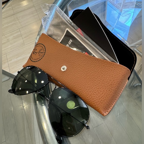 RayBan Aviator Sunglasses - Picture 2 of 3